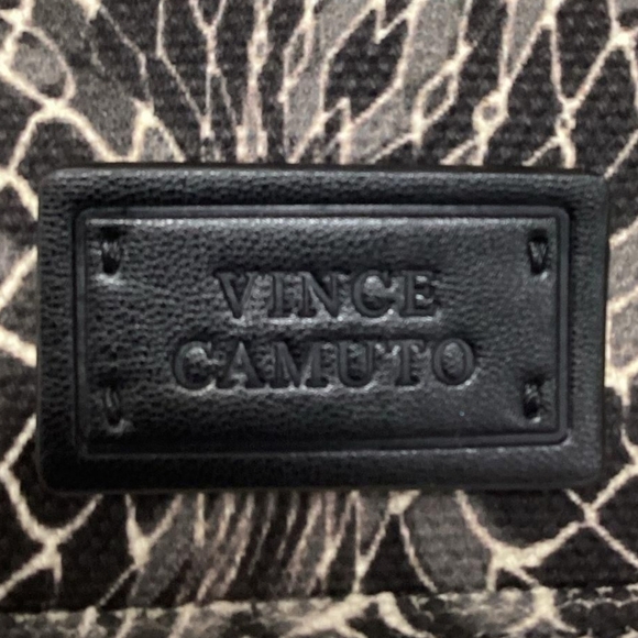 NWOT Vince Camuto Large Canvas Snakeskin print Orla Tote Black / Coconut Cream - Picture 4 of 9